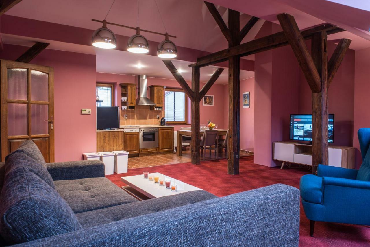 Spacious And Quiet Attic Flat In Centre Prága Kültér fotó